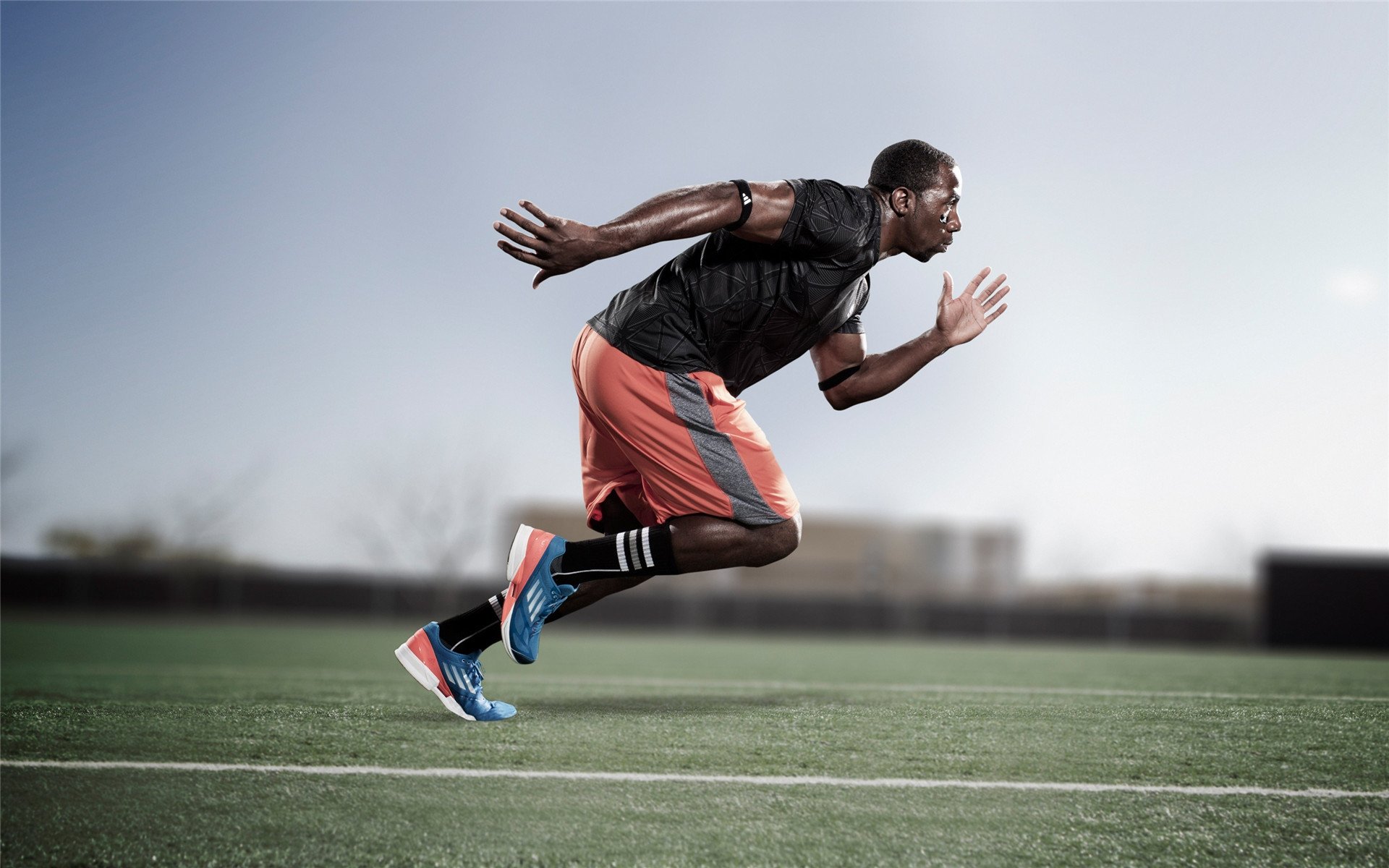 米兰体育在线登录-国家队全面提升防守体系制定个性化训练计划，足球个人防守战术不包含