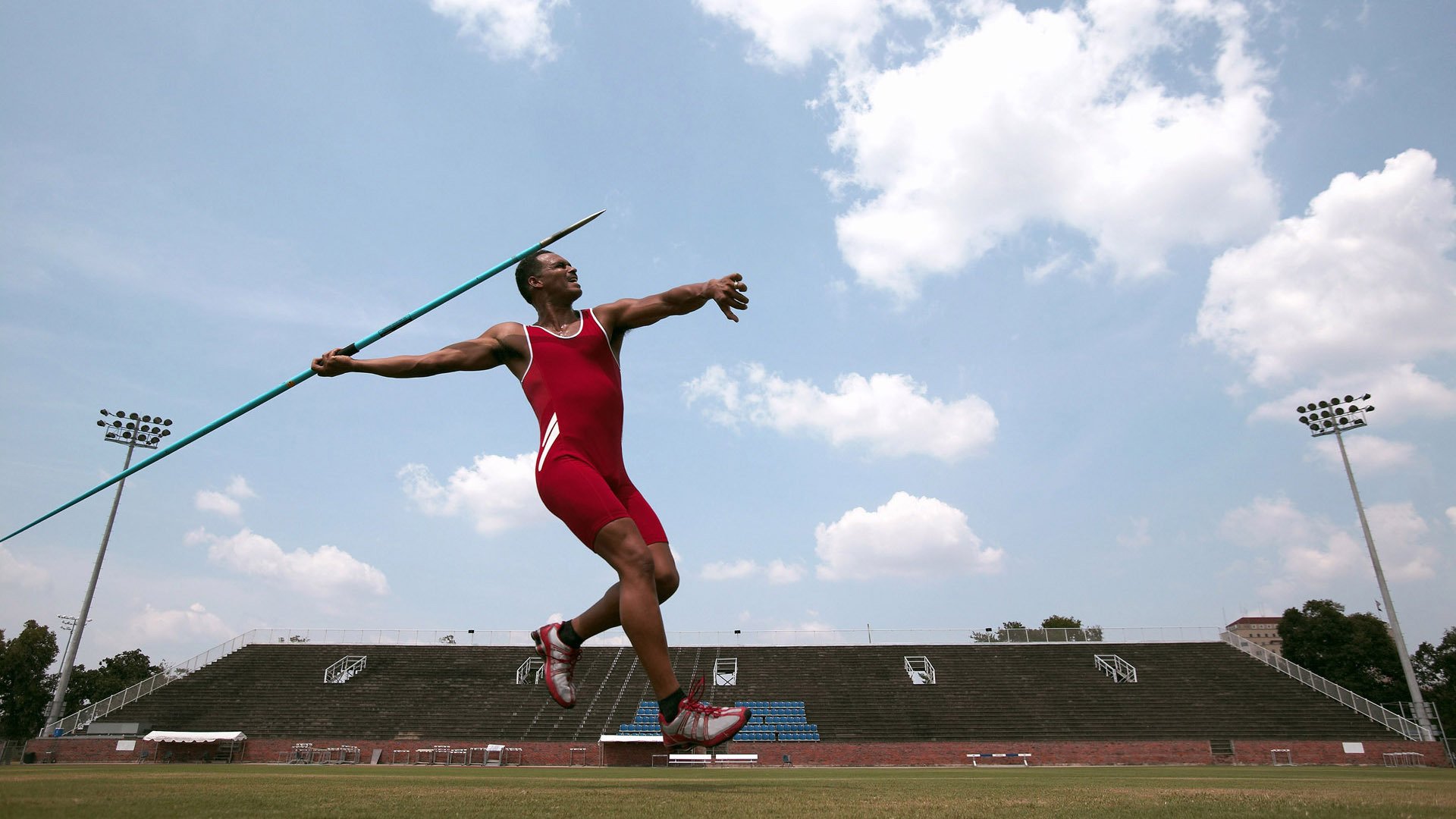 米兰体育官网登录入口-弗朗索瓦·霍尔茨豪伊泽：出色的视野和精准的传球是南非队进攻的保证