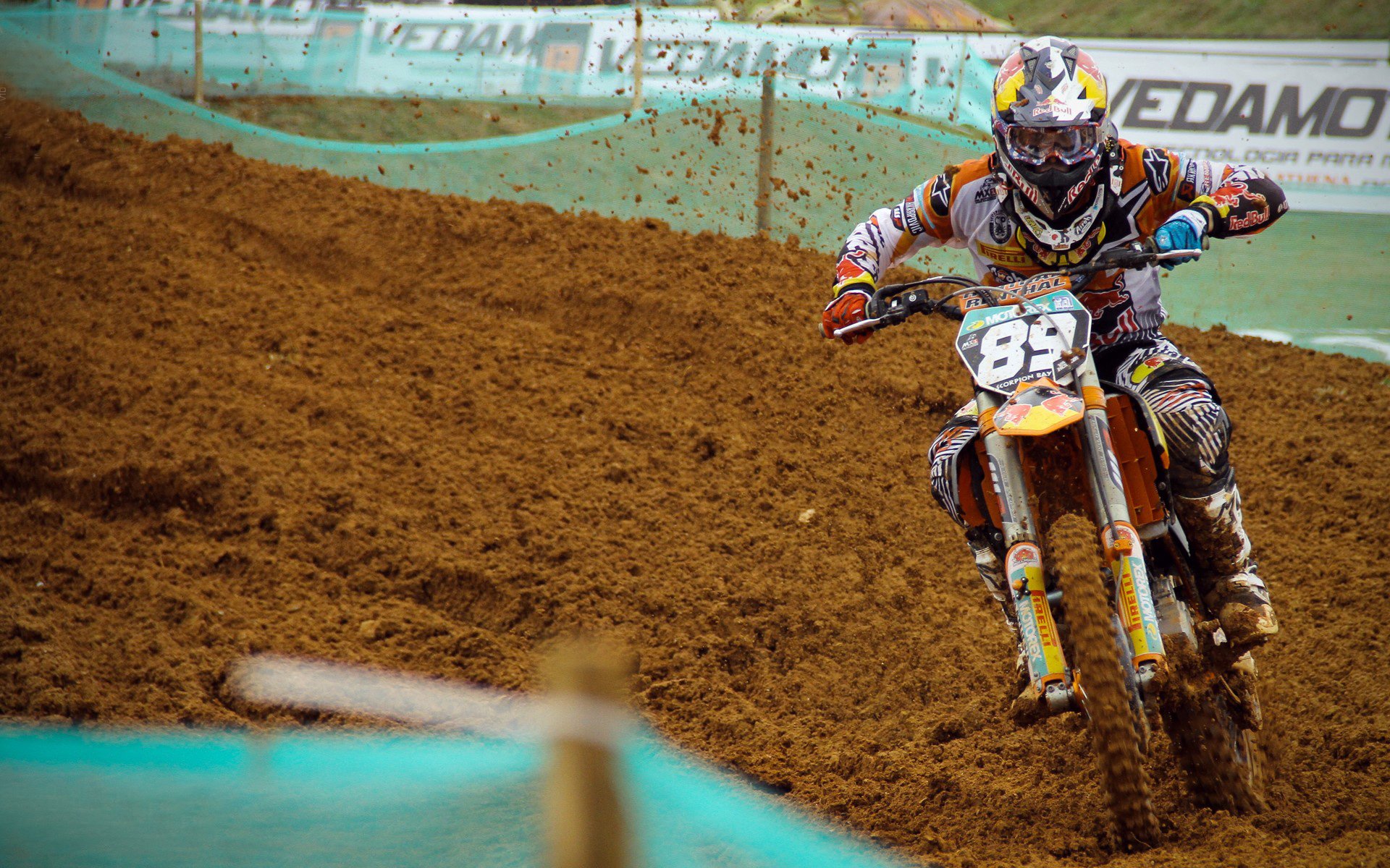 米兰体育报-英超争冠白热化:每场都令人肾上腺素飙升,英超热刺别名白百何